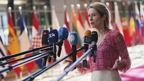 بوتين وبزشكيان يناقشان الملف النووي الإيراني في الصين وسط تهديدات طهران بالانسحاب من معاهدة حظر الانتشار