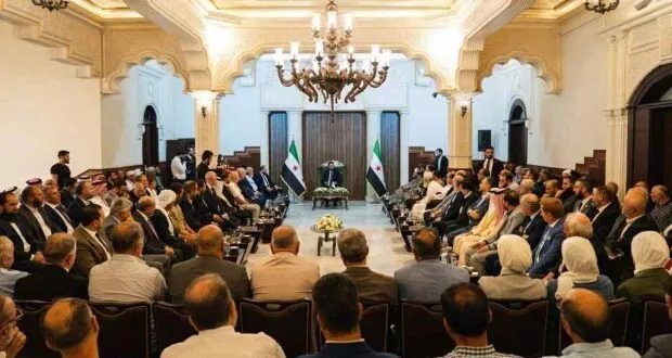 الرئيس الشرع يطلق مشاريع "دار السلام" في حمص ويلتقي بالأهالي