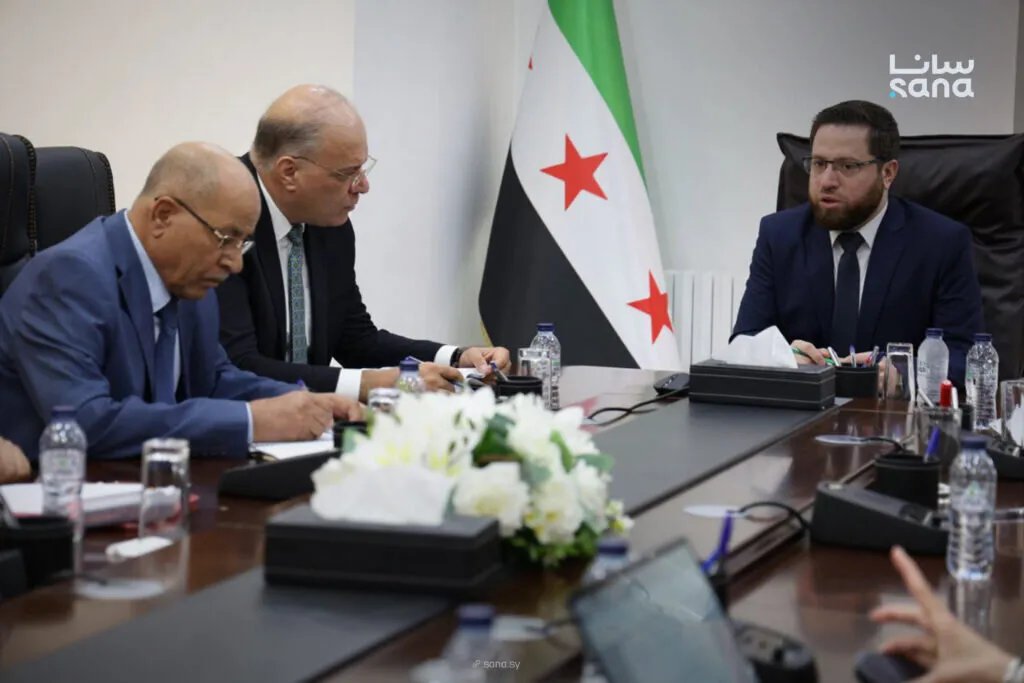 وزارة التنمية الإدارية تبحث تطوير قوانين الخدمة المدنية والتنظيم الإداري مع رئاسة الجمهورية