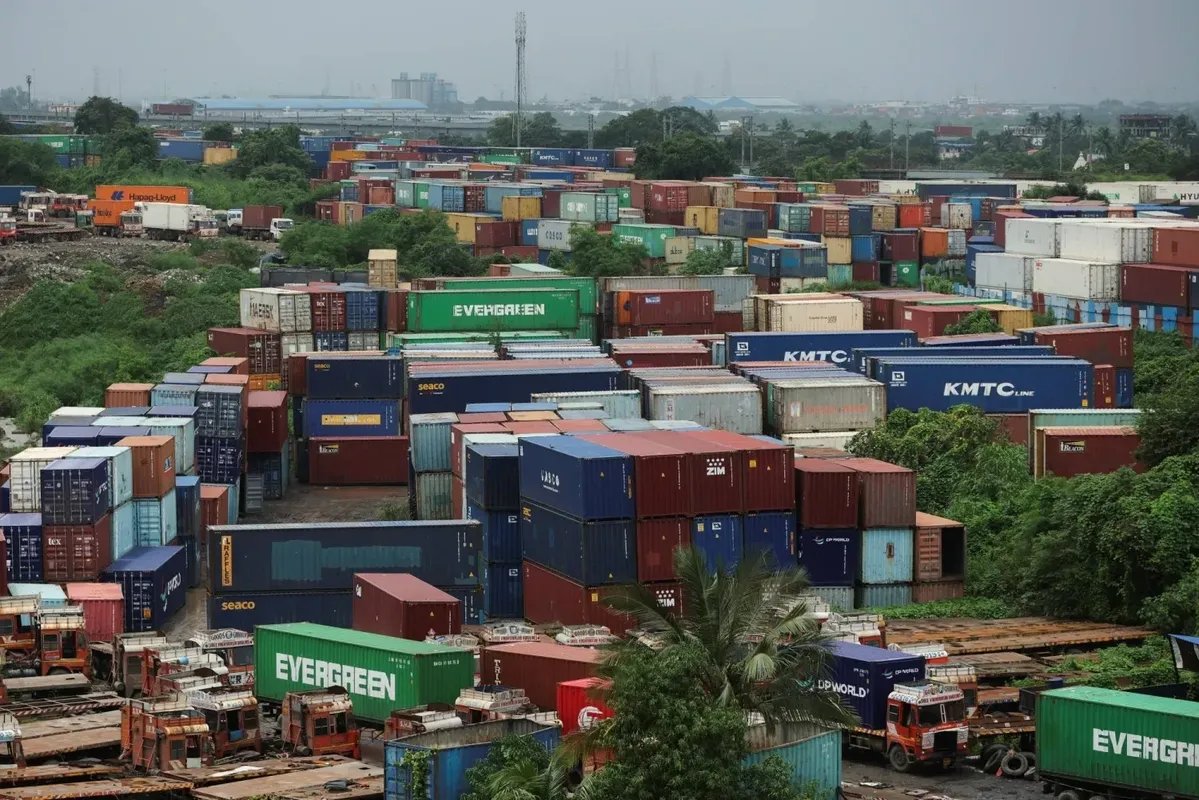 وصول تاريخي: أول باخرة ذرة وفول صويا أرجنتينية تصل مباشرة إلى مرفأ طرطوس