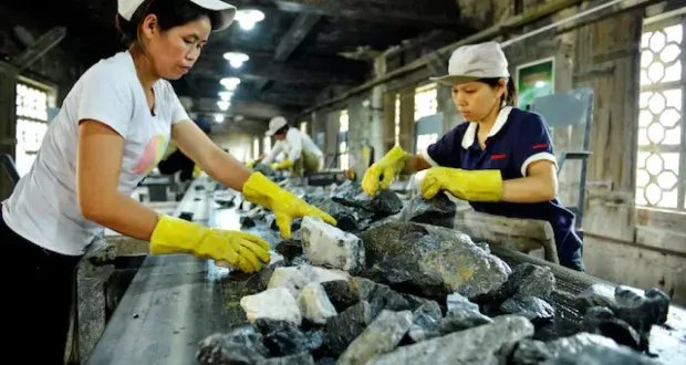 الصين تستخدم سلاح "المعادن النادرة" في حربها التجارية مع أمريكا: تهديد يلوح في الأفق لقطاعات حيوية