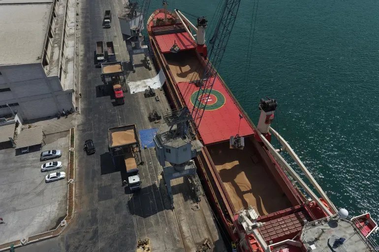 انتعاش حركة المنافذ الحدودية السورية: مؤشرات إيجابية ونمو في التجارة والاستثمار