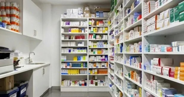 أزمة الدواء في طرطوس: نقص الأدوية النوعية وتأخر مستحقات الصيادلة يهدد القطاع
