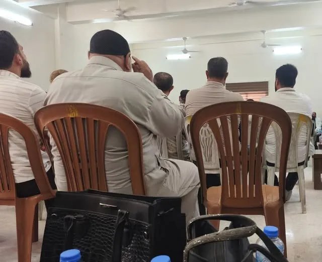 سناء العلي تنتقد تهميش النساء في اجتماع رسمي بإدلب: لسنا إماء!