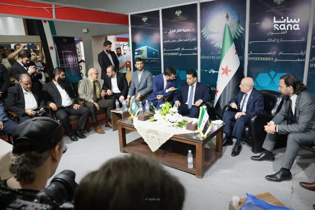 وزير الصحة يؤكد على تعزيز الخدمات الطبية المجانية خلال تفقده أجنحة معرض دمشق الدولي