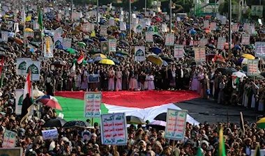 القوات المسلحة اليمنية تعلن استهداف ناقلة نفط إسرائيلية في البحر الأحمر