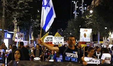 نتنياهو يتجاهل الضغوط ويُصّر على الحرب في غزة وسط انتقادات داخلية وخارجية