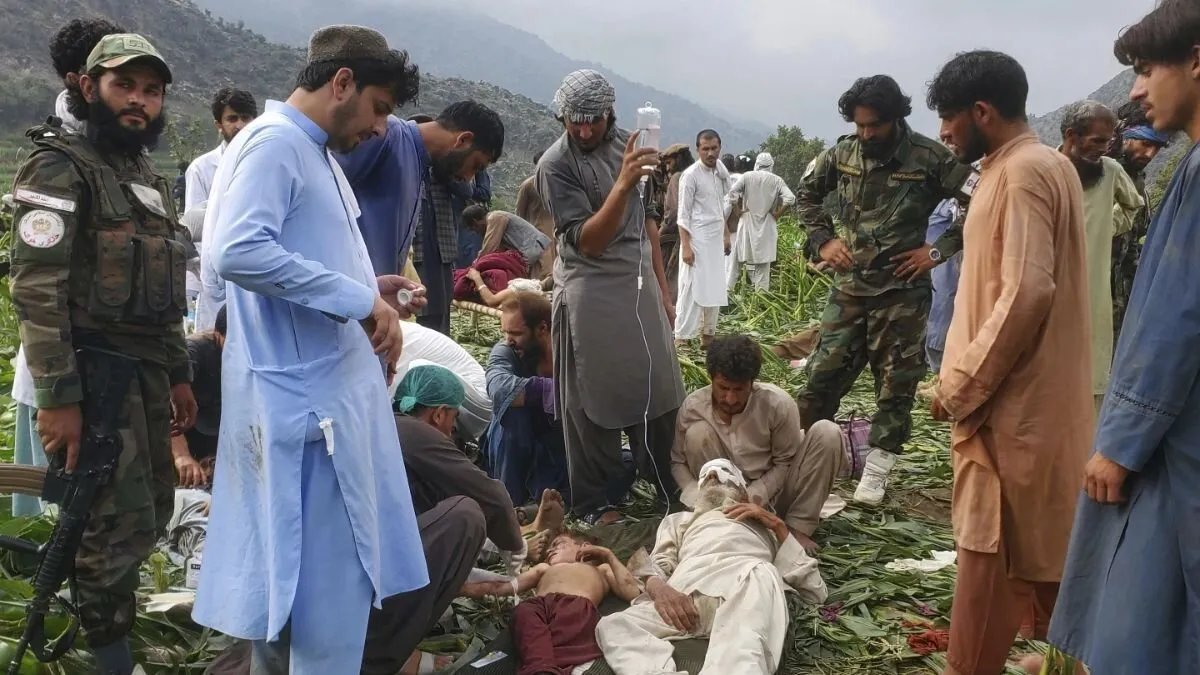 زلزال مدمر يضرب أفغانستان: أكثر من 800 قتيل وآلاف الجرحى