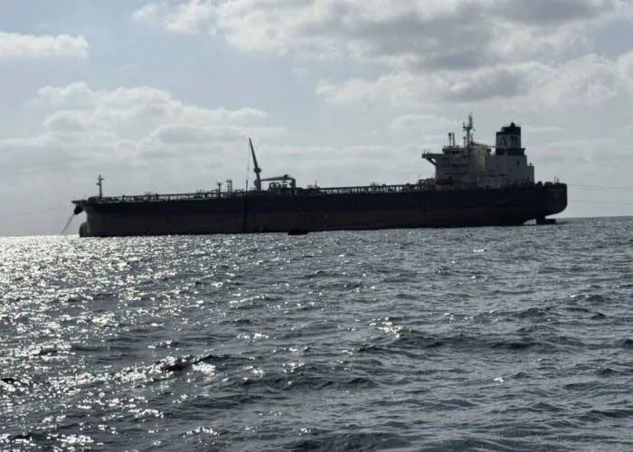 بعد توقف سنوات: سوريا تستأنف تصدير النفط عبر ميناء طرطوس