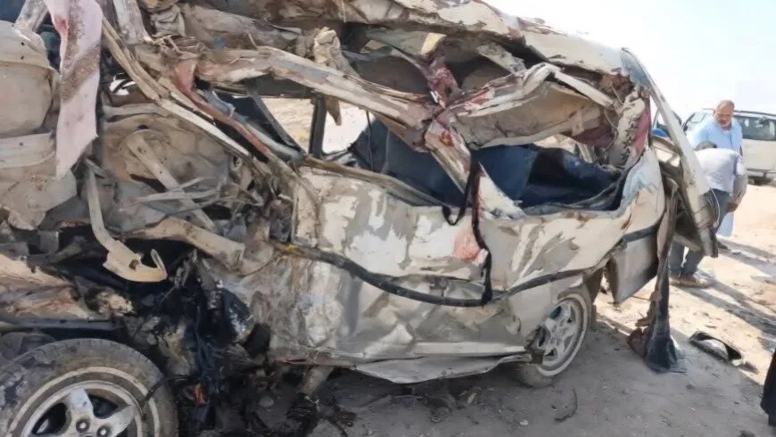 مصرع مأساوي: 12 ضحية في حادث تصادم مروع بين حافلة وصهريج نفط على طريق الشدادي – الحسكة