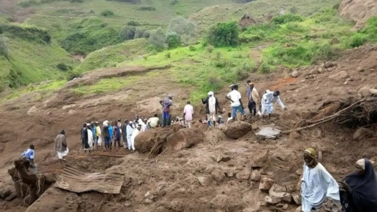 كارثة في دارفور: انهيار أرضي يودي بحياة ألف شخص في قرية ترسين