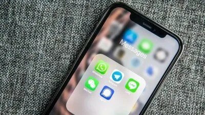 تحذير لمستخدمي آيفون: ثغرة أمنية خطيرة في واتساب تهدد بياناتكم