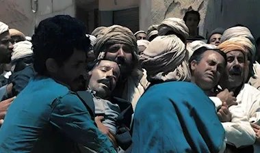 فيلم "وقائع سنين الجمر" لمحمد لخضر حامينا يعود إلى بيروت: تكريم للذاكرة المقاومة