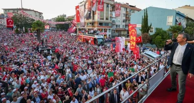 قرار قضائي يثير الجدل في تركيا: وصاية على حزب الشعب الجمهوري المعارض تثير مخاوف بشأن الديمقراطية