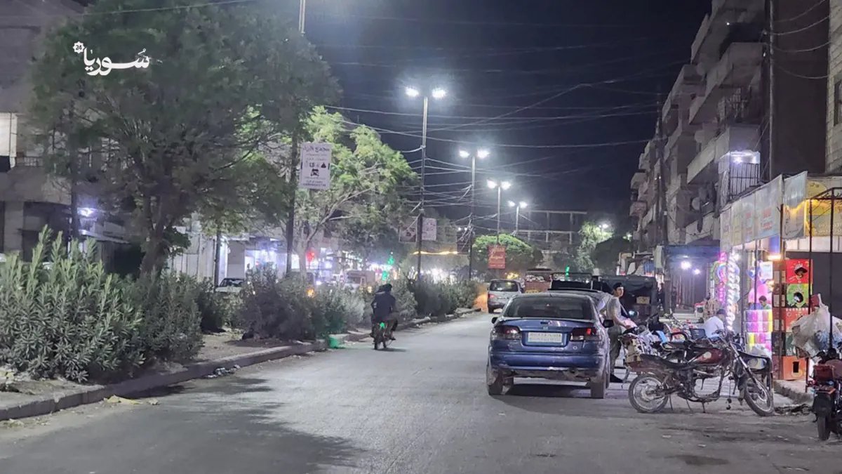 منبج تستعيد نورها: إعادة إنارة الشوارع بعد انقطاع طويل