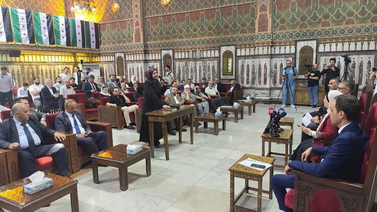 تمثيل هزيل: المرأة تغيب عن لجان حماة ودير الزور ونسبة حضورها في اللجان الفرعية لا تتجاوز 11.1%