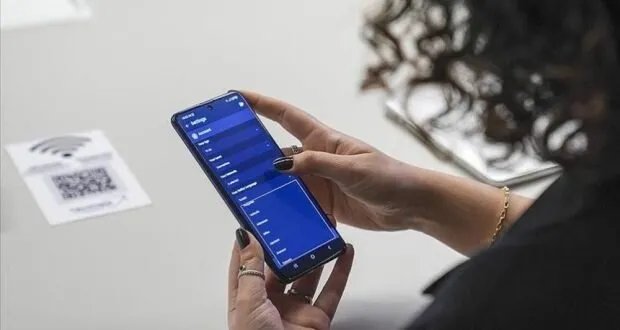 الصديق الافتراضي: هل هو حل للعزلة أم وهم للدعم النفسي؟