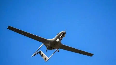 مقتل شخصين في استهداف طائرة مسيرة لسيارة قرب مطار حلب الدولي