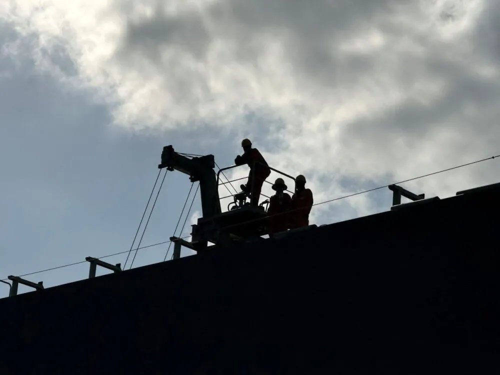 تفاصيل تصدير 600 ألف برميل نفط سوري ثقيل: بقايا القاطرجي غير قابلة للتكرير المحلي