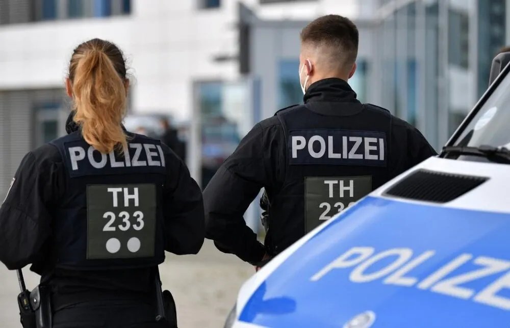 اعتداء عنيف على صاحب مقهى وابنته في ألمانيا: ثلاثة أشقاء سوريين يثيرون الشغب