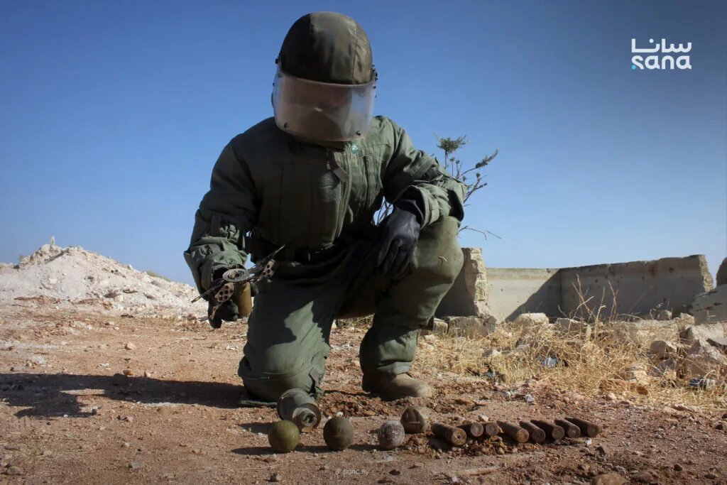 حملة "حماة تنبض من جديد": إزالة الأنقاض والألغام لتأمين عودة الأهالي في ريف محردة