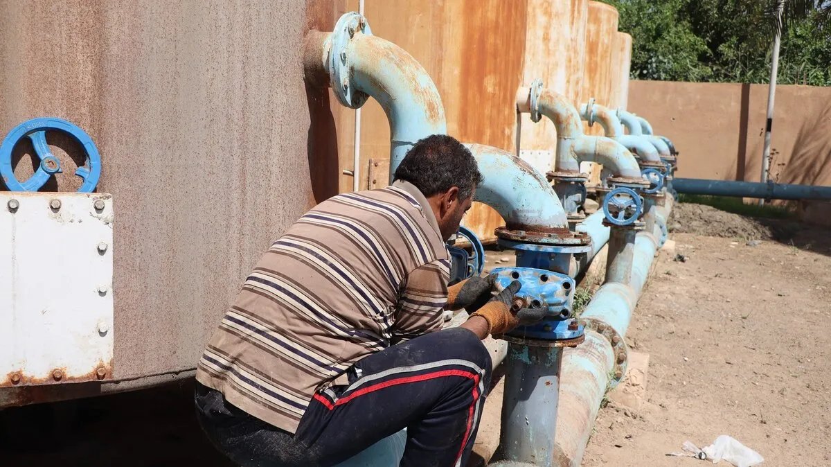 بعد عقد من التوقف: إعادة الحياة إلى محطة مياه الشرب في ريف البوكمال بدير الزور
