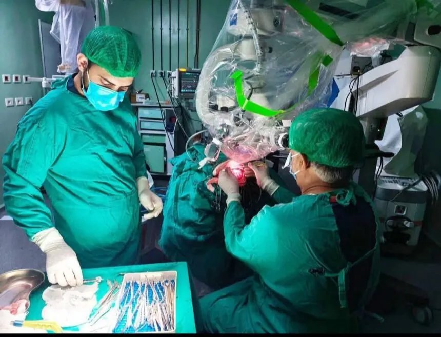 نجاح أول عملية استئصال ورم سحائي معقد في المشفى الجامعي بحمص