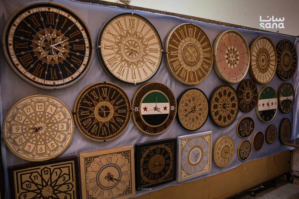 عامر تلي: فنان سوري يحول الجلد إلى تحف فنية في معرض دمشق الدولي