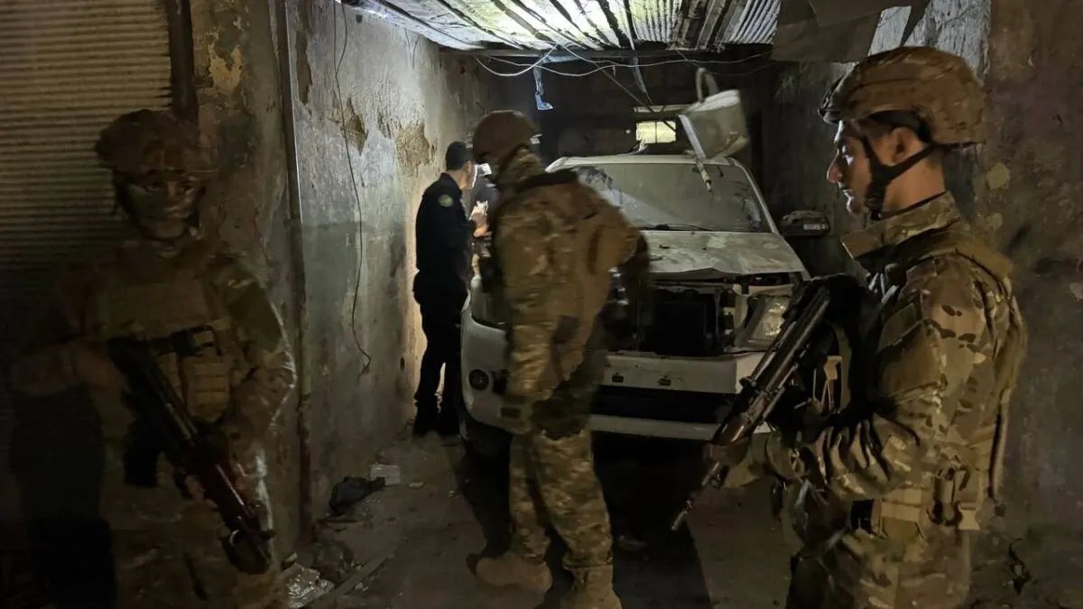 مقتل شخص وإصابة آخرين بانفجار سيارة محملة بالذخائر في حلب