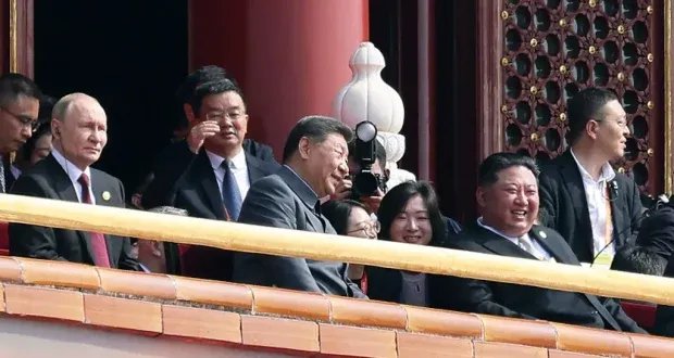 كيم جونغ أون ينتزع اعترافاً ضمنياً بـ"نووية" كوريا الشمالية في بكين ويعقّد مهمة ترامب