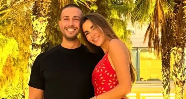 زين قطامي تتألق بفستان أنيق من إيلي صعب في لقطة رومانسية مع زوجها