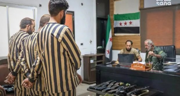 حمص: الأمن الداخلي يطيح بشبكة تنتحل صفة عناصره لارتكاب جرائم السلب