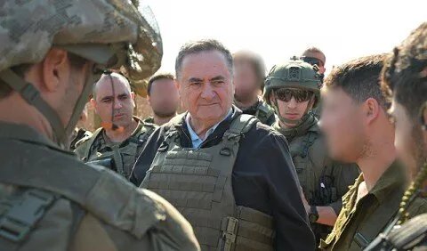 وزير الحرب الإسرائيلي يتباهى بتدمير برج السوسي في غزة ويهدد بتصعيد الهجمات على المباني العالية