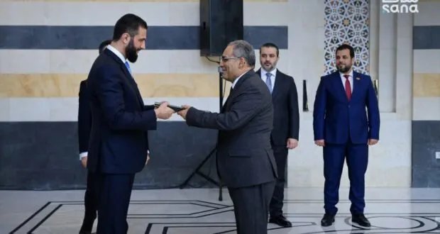 الرئيس الشرع يستقبل أوراق اعتماد سفير الجزائر الجديد في سوريا