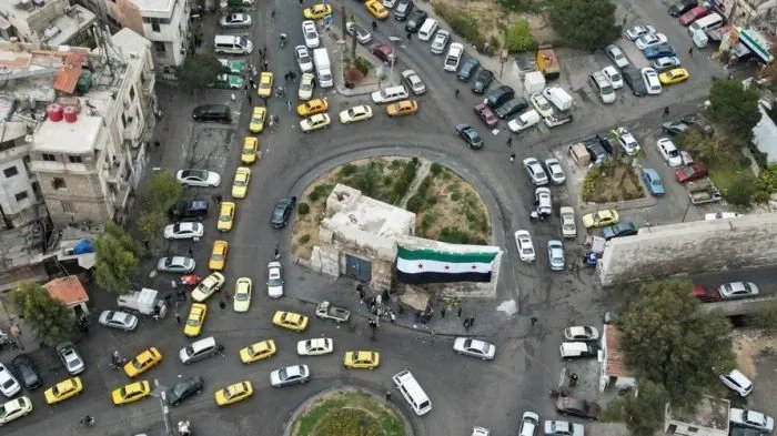 تحقيق فساد تعليمي بجامعة خاصة في سوريا: إحالة مسؤولين وطلاب للقضاء بتهمة تزوير الشهادات