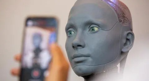 تسوية تاريخية: شركة أنثروبيك تدفع 1.5 مليار دولار لكتّاب بسبب انتهاك حقوق النشر