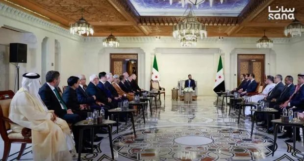 الرئيس الشرع يبحث تعزيز التعاون مع سفراء الدول العربية والصديقة