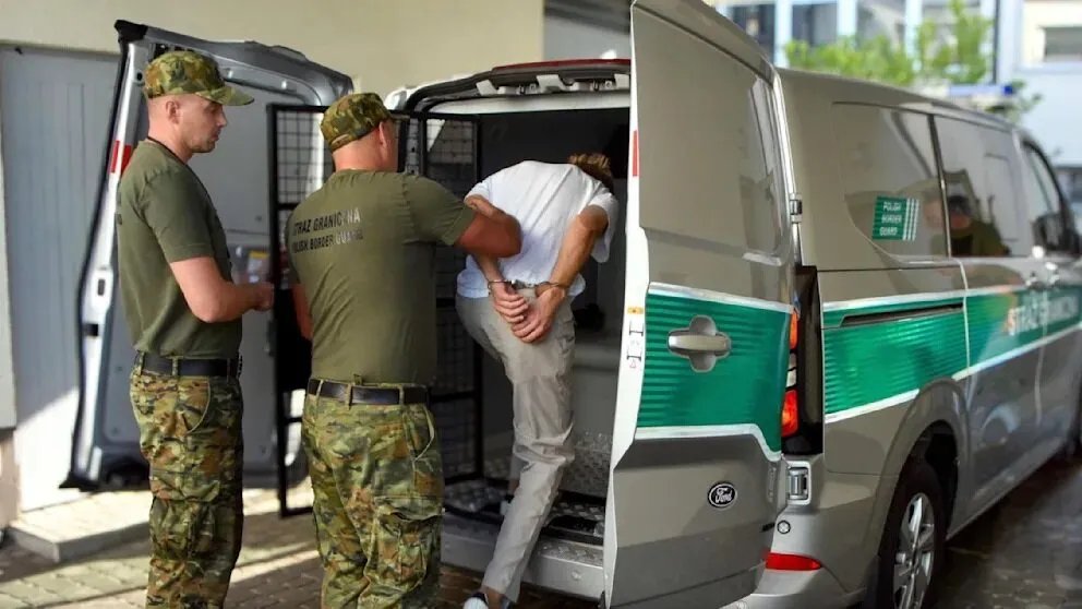 اعتقال شاب ألماني في بولندا بتهمة القتل بعد حادث سير مروع: حاول استخدام جواز سفر شقيقه للفرار