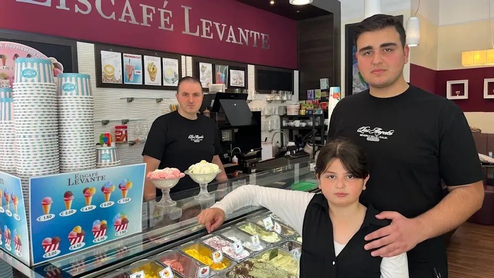 اعتداء على عائلة سورية في بافاريا يثير الاستياء: مطالب مجانية وعنف ورذاذ الفلفل