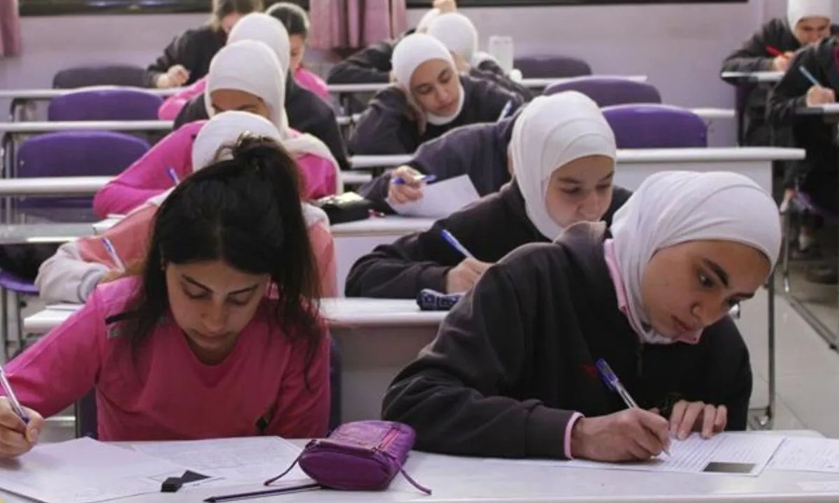 لماذا يفضل السوريون المدارس الخاصة رغم ارتفاع التكاليف؟