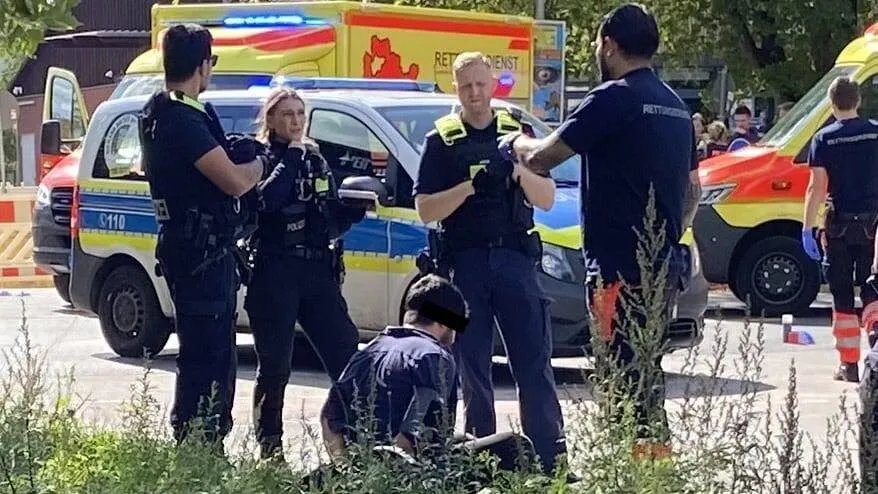 مأساة في برلين: شجار عنيف داخل سيارة يتحول إلى حادث مميت