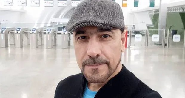 غموض يكتنف اختفاء الإعلامي الإيراني أمير الموسوي في مطار القاهرة: مطالبات بالكشف عن مصيره