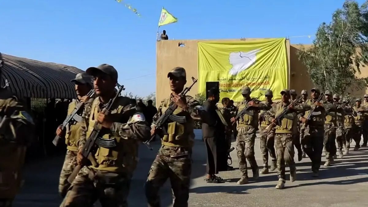 خلافات حول الدمج المؤسساتي تعمق الانقسام: "مسد" والحكومة السورية المؤقتة في مواجهة تفسيرات متباينة