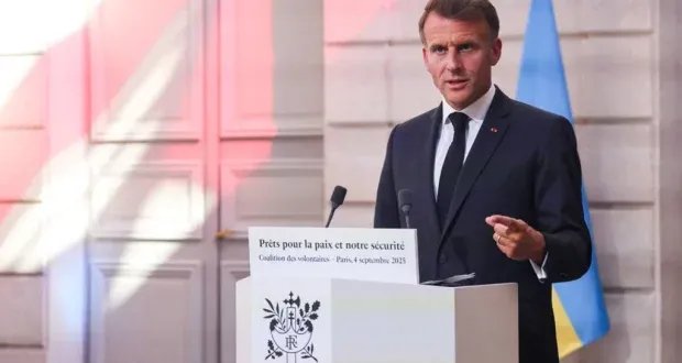 فرنسا على صفيح ساخن: أزمة سياسية تهدد حكومة بايرو وماكرون يبحث عن بديل