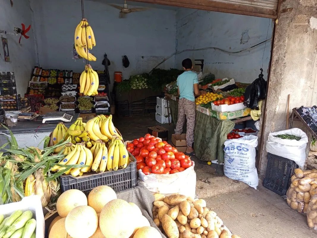 الليرة السورية تنهار مجدداً أمام الدولار وأسعار السلع تقفز في الأسواق