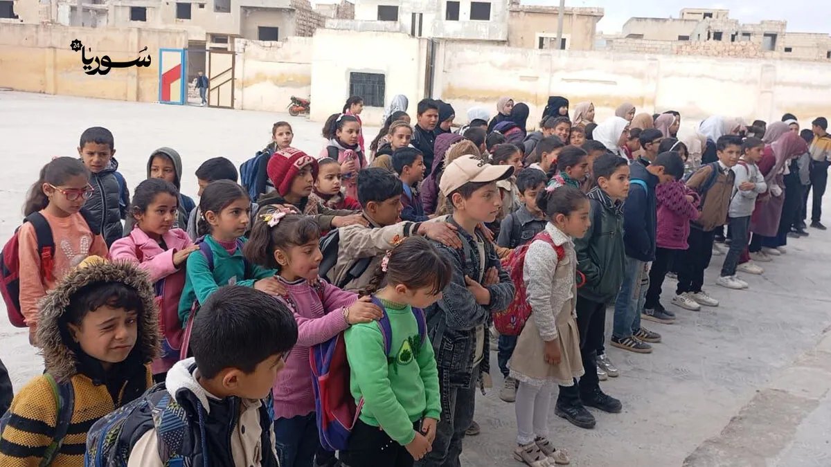 في سراقب.. مبادرات مجتمعية تعيد الحياة إلى التعليم رغم قلة الدعم