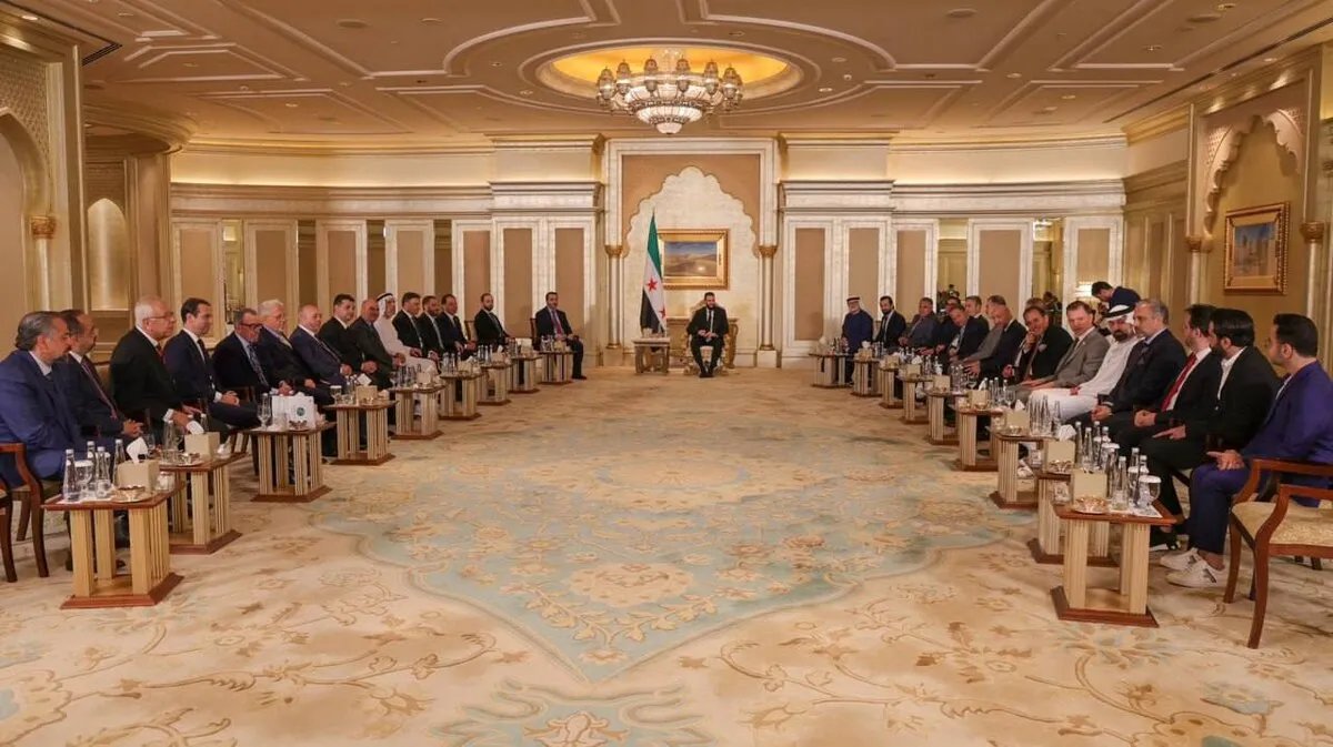 من الإمارات: الرئيس الشرع يعلن عن عملة جديدة، استثمارات ضخمة، وصندوق لدعم الاقتصاد السوري