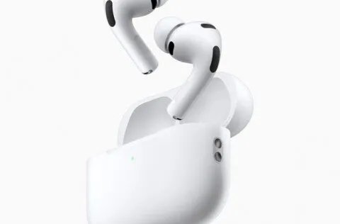 آبل تحدث ثورة في عالم الصوت مع AirPods Pro 3 بتقنيات مبتكرة