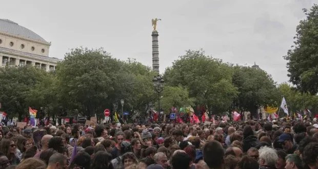 فرنسا على صفيح ساخن: مظاهرات وأعمال عنف تعمّ البلاد وحريق يلتهم مطعماً في باريس