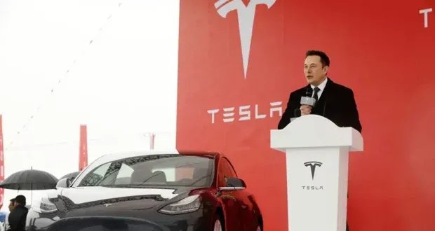 لاري إليسون يخطف لقب "أغنى شخص في العالم" من إيلون ماسك لساعات: ما القصة؟